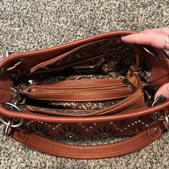 Shyanne Concealed Weapon Purse - Picture 6 of 6